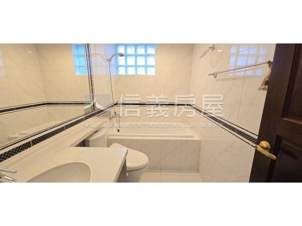 專任正面綠大地三房車位房屋室內格局與周邊環境