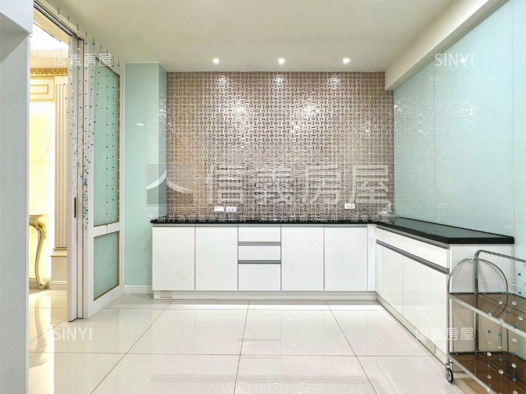 北區賢北獨院電梯雙車墅房屋室內格局與周邊環境