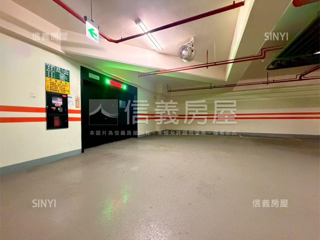西門。麗德莊１１１號車位房屋室內格局與周邊環境