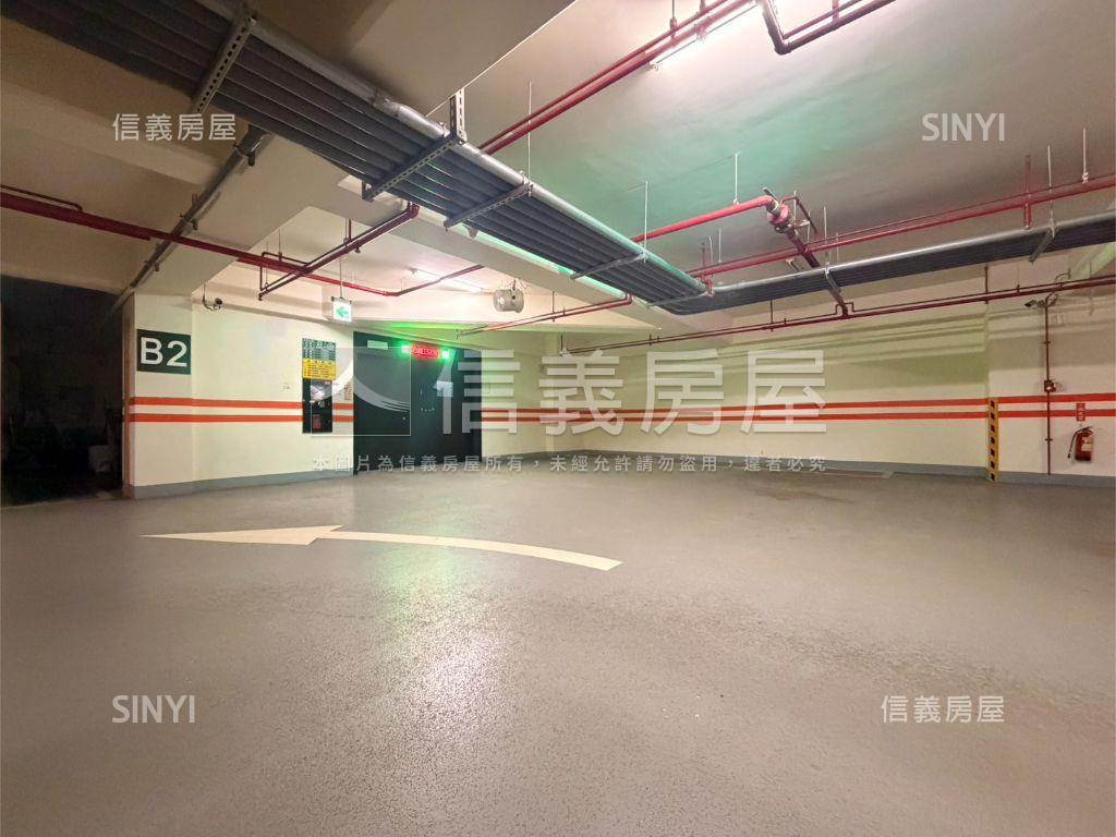 西門。麗德莊１１１號車位房屋室內格局與周邊環境