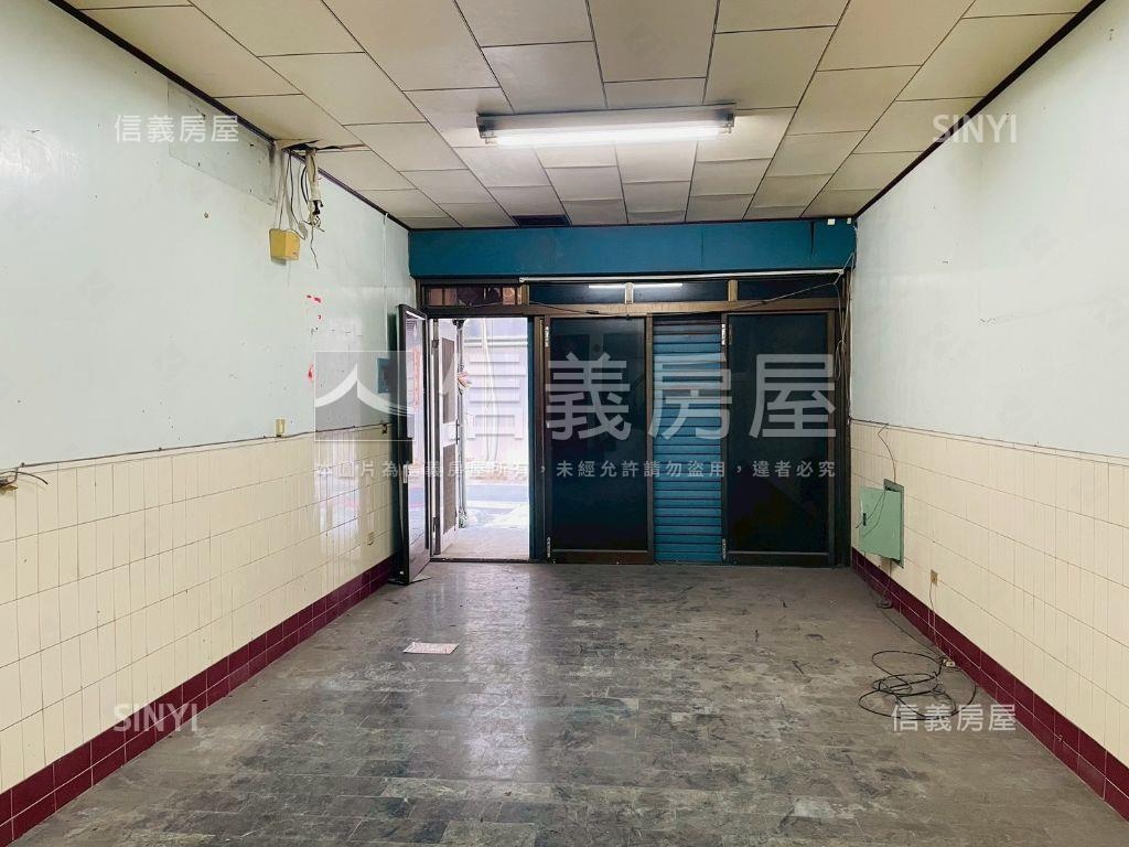 陽明商圈ＲＣ正四樓店住房屋室內格局與周邊環境