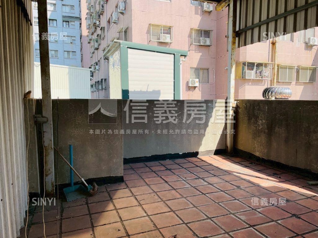 陽明商圈ＲＣ正四樓店住房屋室內格局與周邊環境