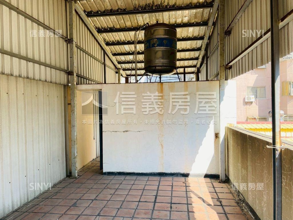 陽明商圈ＲＣ正四樓店住房屋室內格局與周邊環境