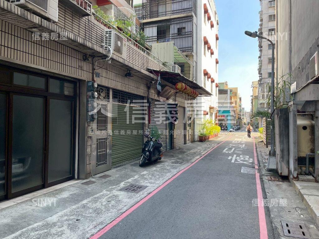 陽明商圈ＲＣ正四樓店住房屋室內格局與周邊環境