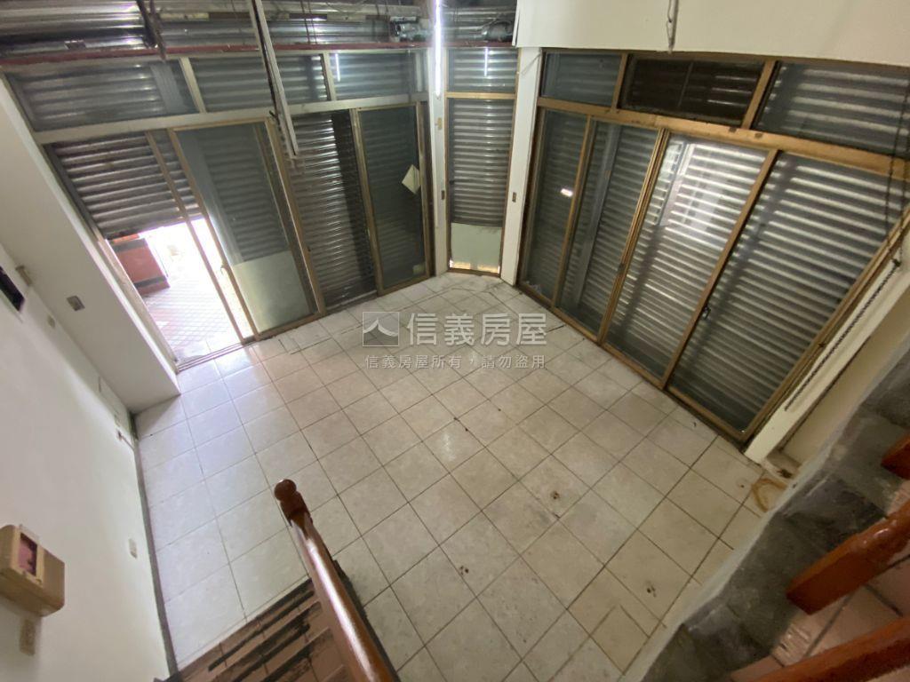 忠勇路角間店面房屋室內格局與周邊環境