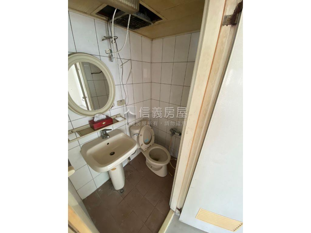 忠勇路角間店面房屋室內格局與周邊環境