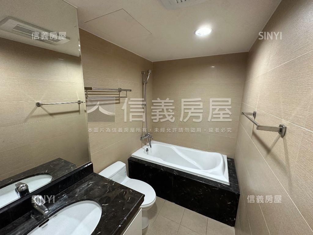 悠活郡南北座向三房平車房屋室內格局與周邊環境