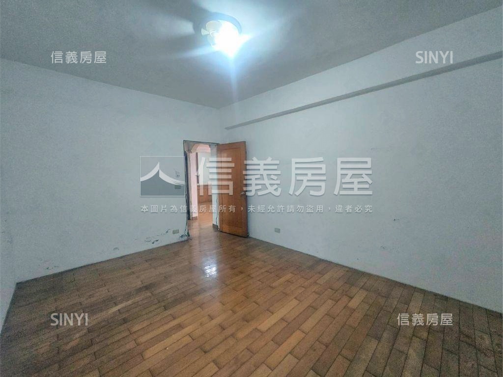 金華街方正頂加房屋室內格局與周邊環境