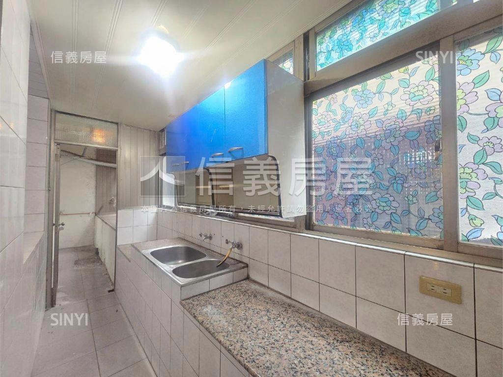 金華街方正頂加房屋室內格局與周邊環境