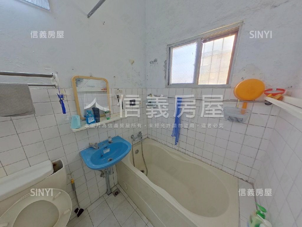 近捷運１分鐘超值邊間透天房屋室內格局與周邊環境