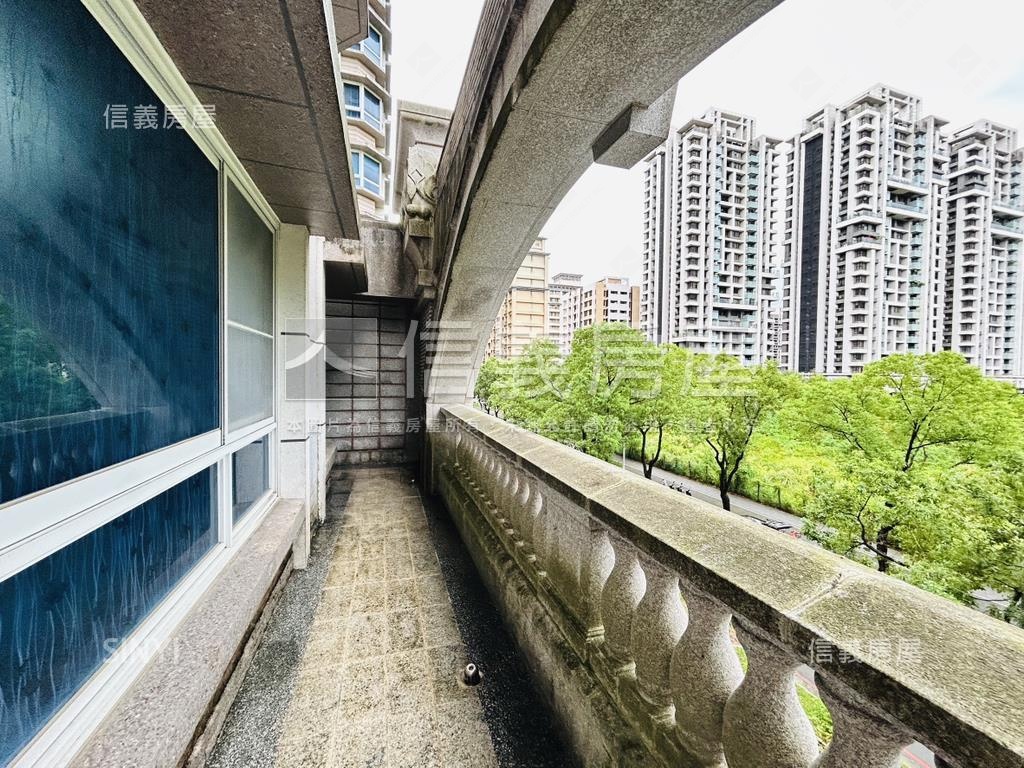 四季之旅精美裝潢露臺三房房屋室內格局與周邊環境