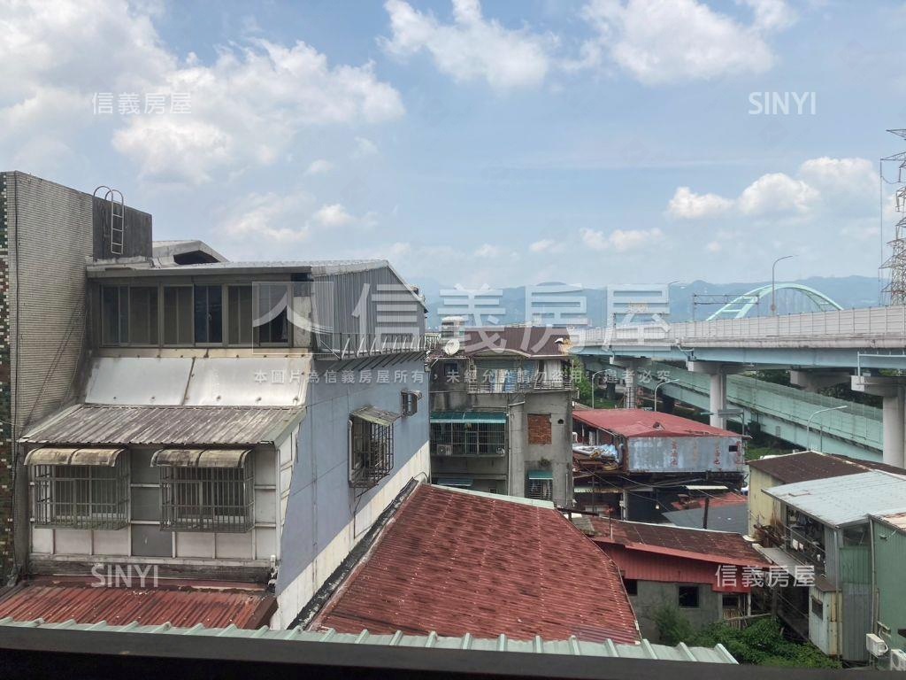 南京東路公寓頂加大空間房屋室內格局與周邊環境