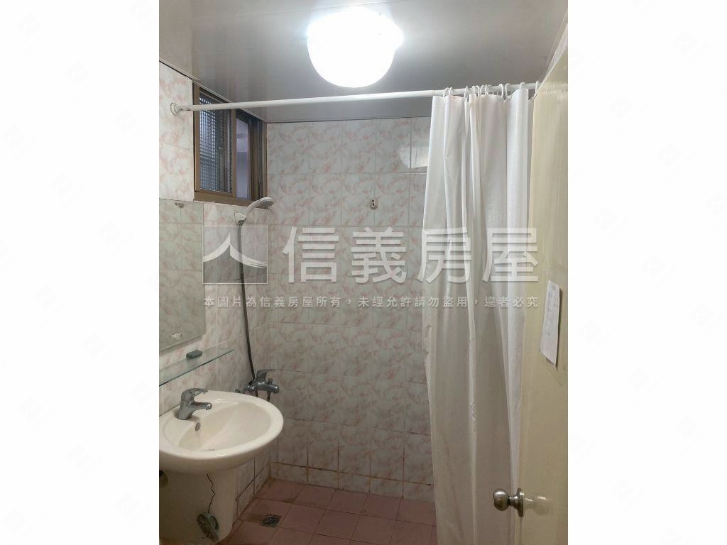 南京東路公寓頂加大空間房屋室內格局與周邊環境