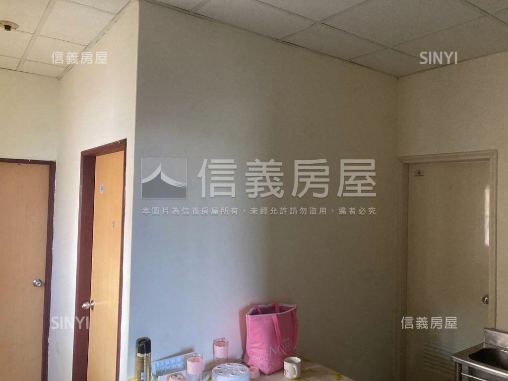 南京東路公寓頂加大空間房屋室內格局與周邊環境