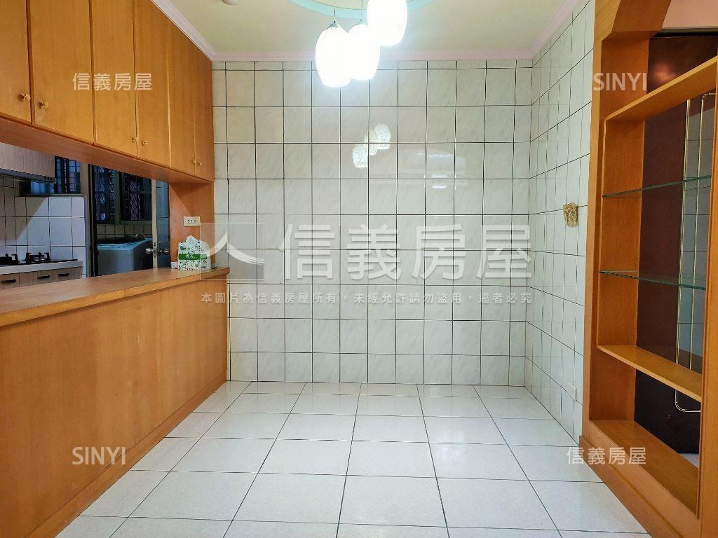 百仕園邊間三房平面車位房屋室內格局與周邊環境
