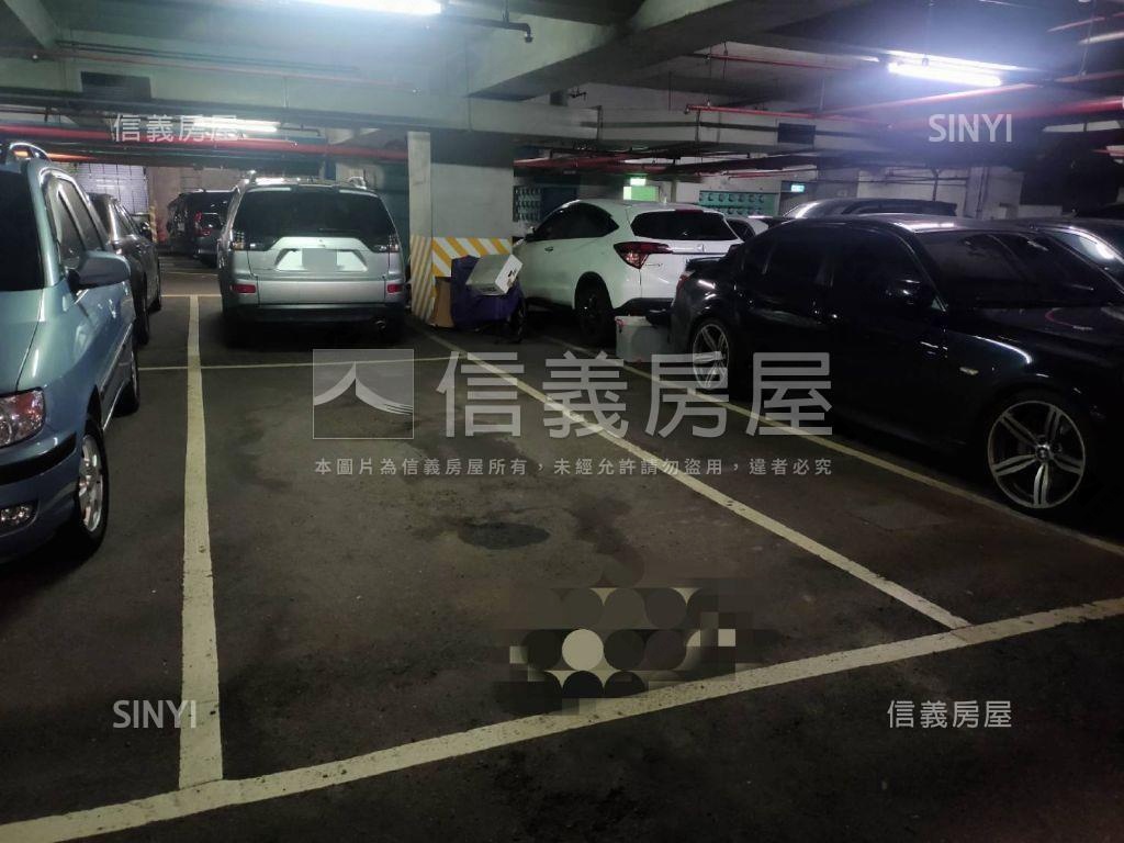 百仕園邊間三房平面車位房屋室內格局與周邊環境