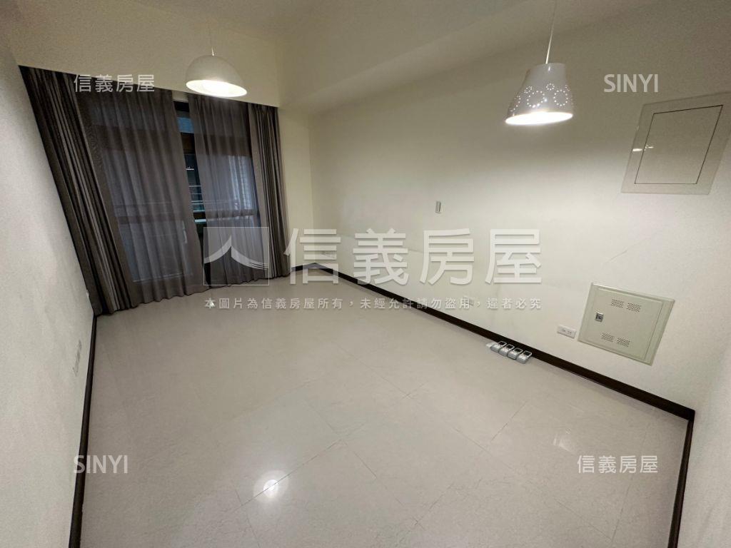 ★稀有世達翡麗三房車位★房屋室內格局與周邊環境