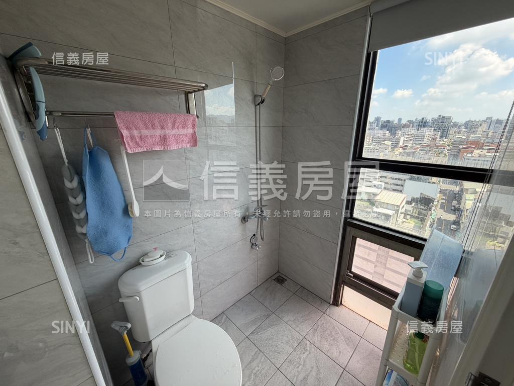 近捷運沿線百坪附雙平車位房屋室內格局與周邊環境