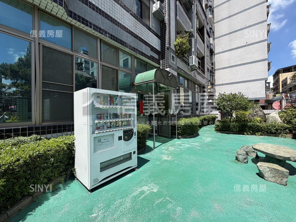 近捷運沿線百坪附雙平車位房屋室內格局與周邊環境