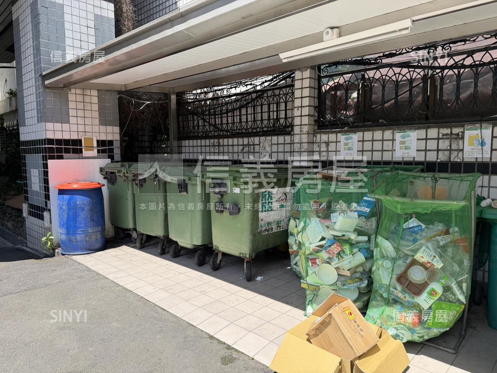近捷運沿線百坪附雙平車位房屋室內格局與周邊環境