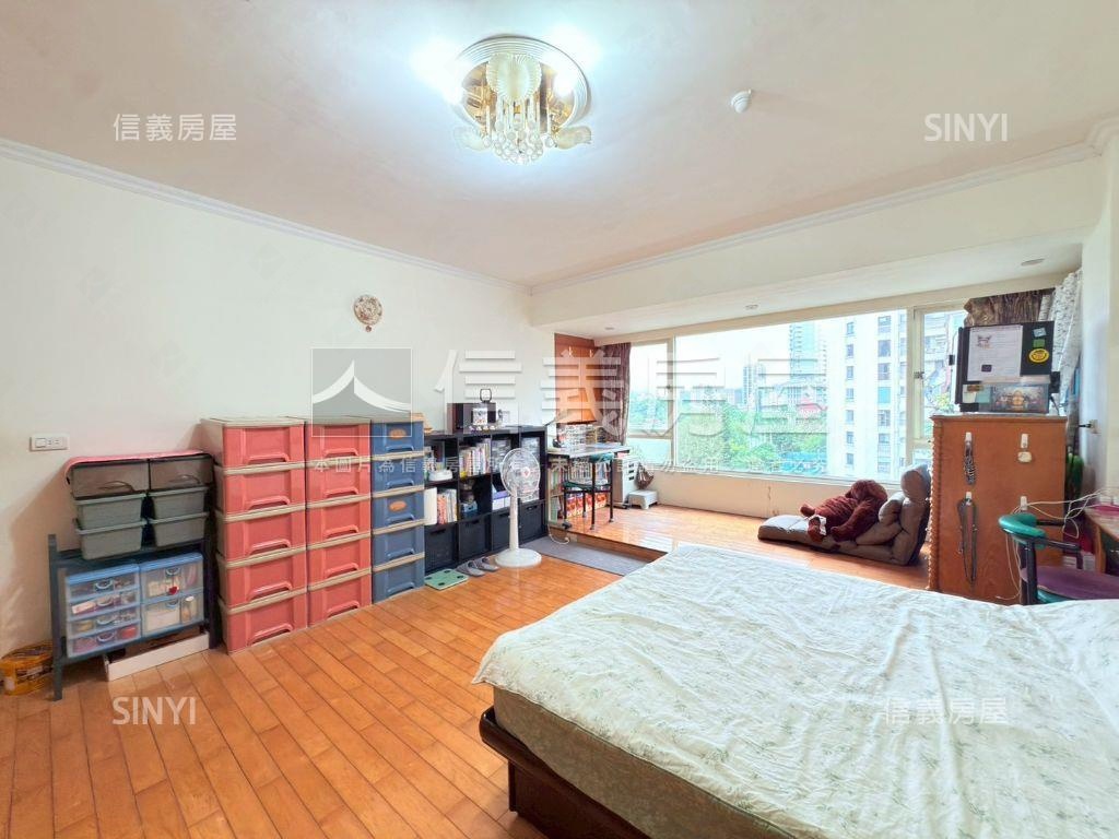 內湖捷運面碧湖絕景４房房屋室內格局與周邊環境