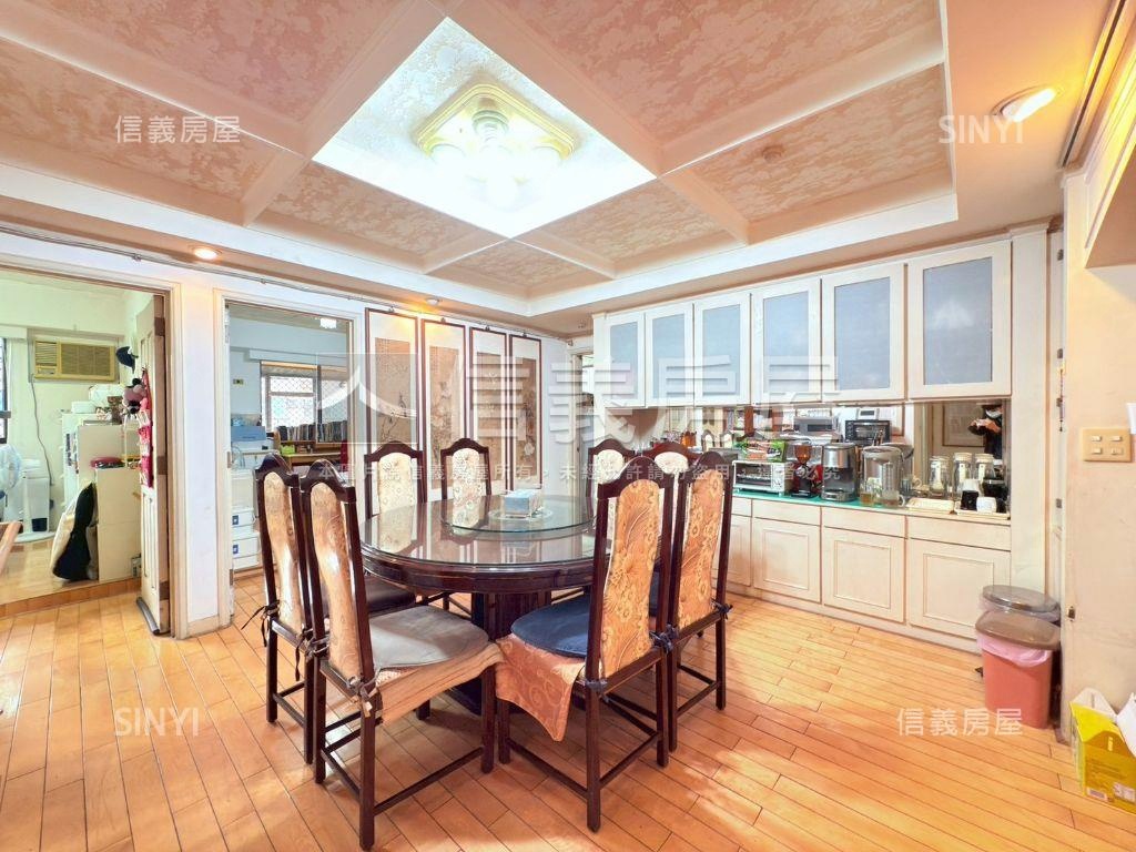 內湖捷運面碧湖絕景４房房屋室內格局與周邊環境