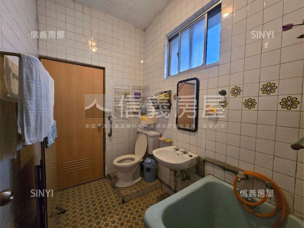 板橋車站邊間公寓頂加Ｂ房屋室內格局與周邊環境