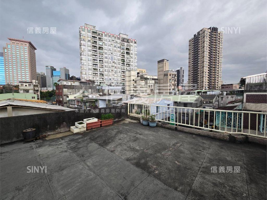 板橋車站邊間公寓頂加Ｂ房屋室內格局與周邊環境