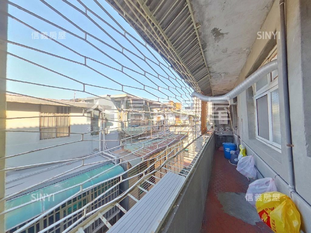 板橋車站邊間公寓房屋室內格局與周邊環境