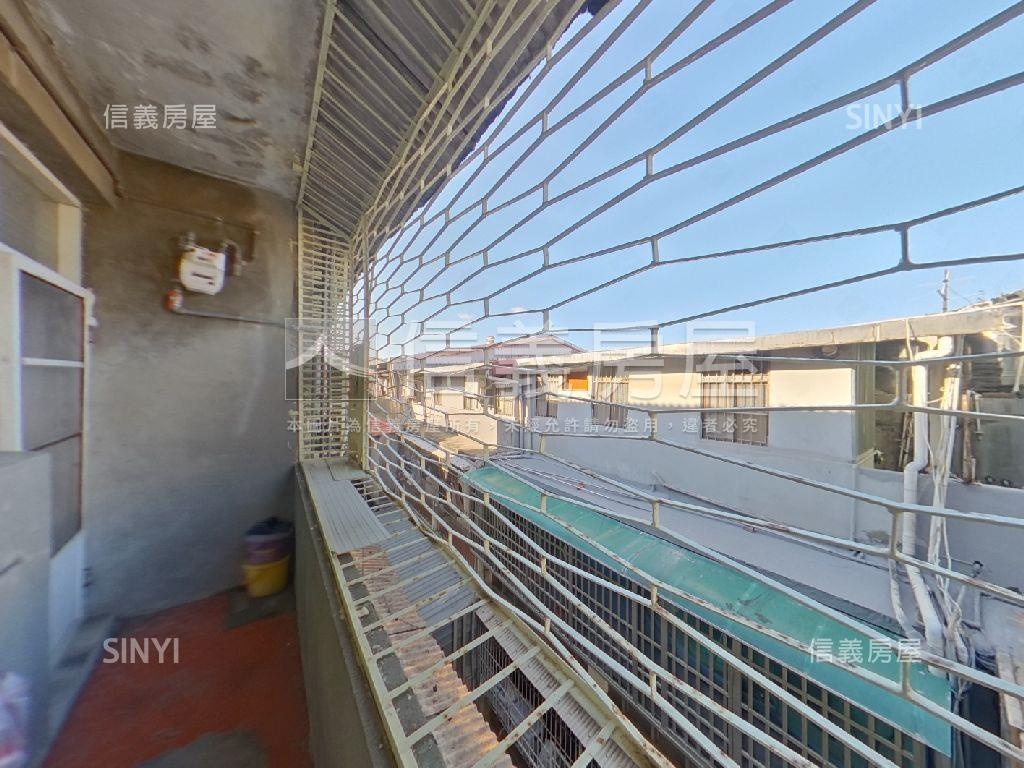 板橋車站邊間公寓房屋室內格局與周邊環境