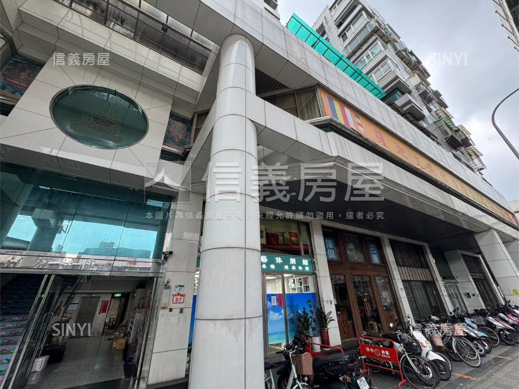 首購電梯管理大一房房屋室內格局與周邊環境