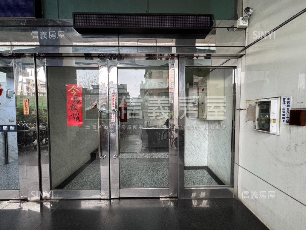 首購電梯管理大一房房屋室內格局與周邊環境