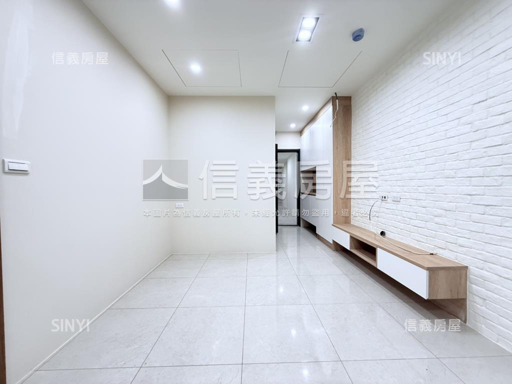 美裝電梯兩房稀有釋出房屋室內格局與周邊環境