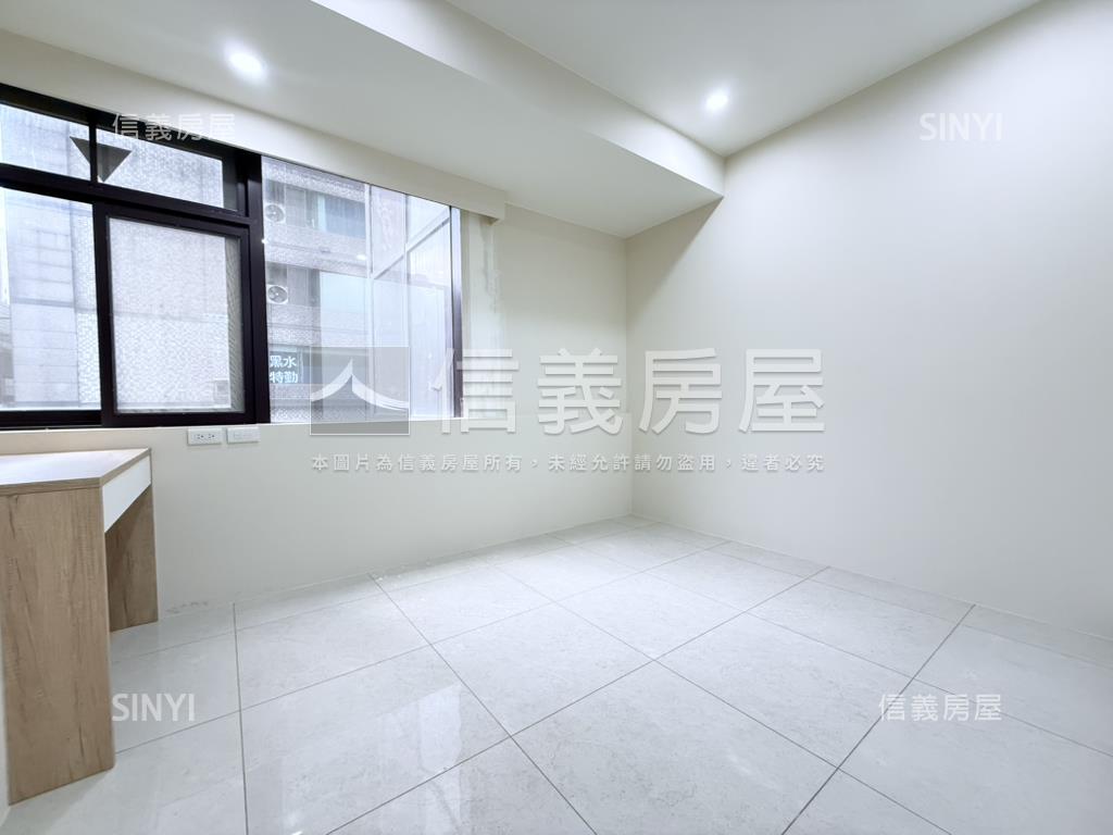 美裝電梯兩房稀有釋出房屋室內格局與周邊環境