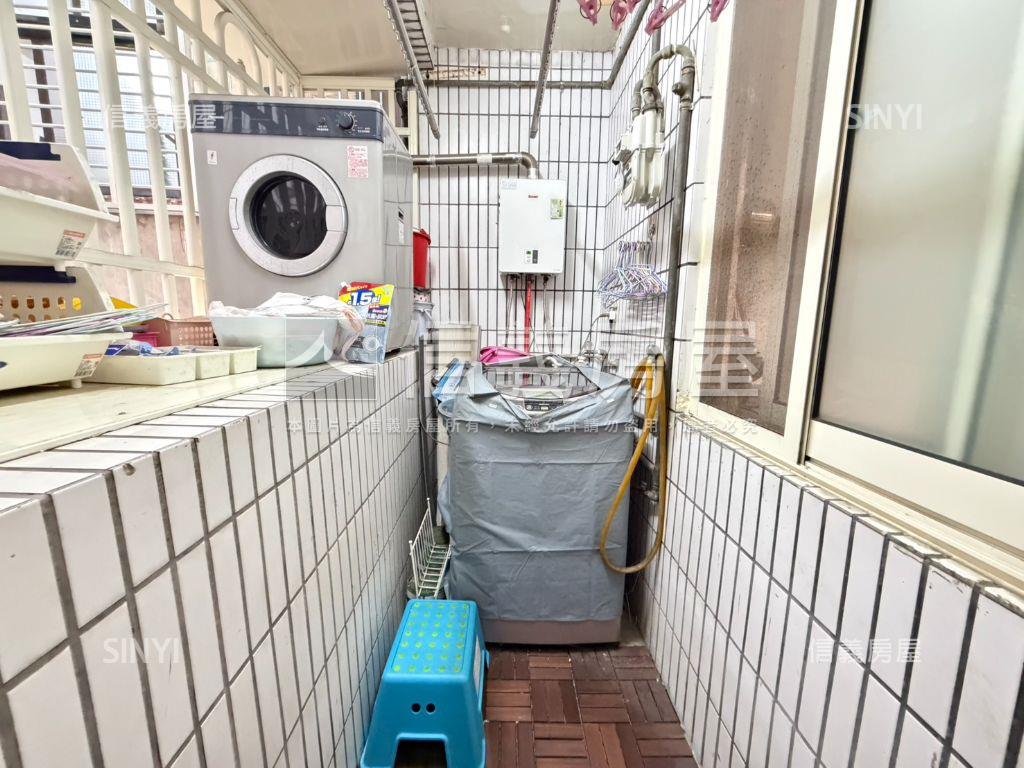溫馨電梯精美三房車位房屋室內格局與周邊環境