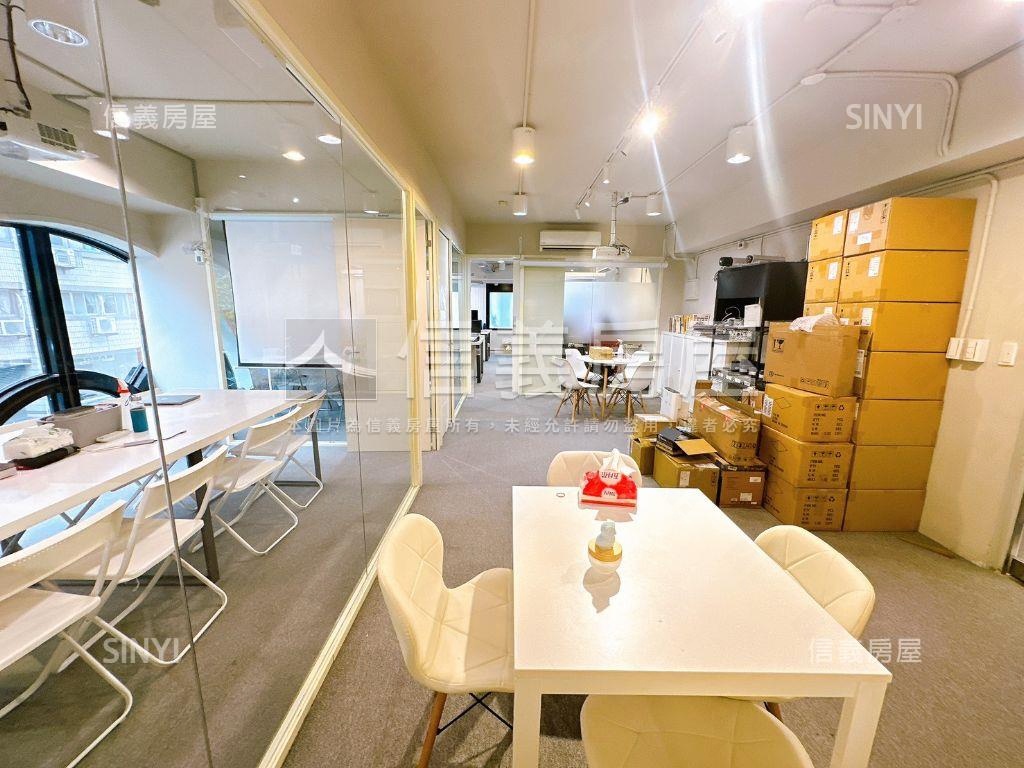 世青二樓邊間辦公室房屋室內格局與周邊環境