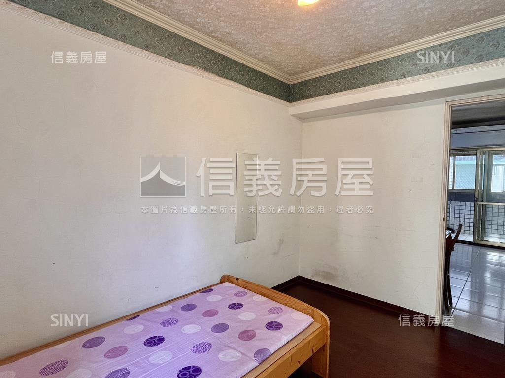 電梯三房入門玄關有車位房屋室內格局與周邊環境