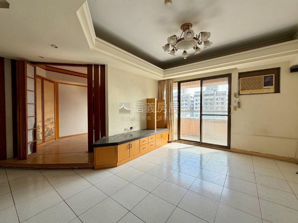 城品成家景觀四房房屋室內格局與周邊環境