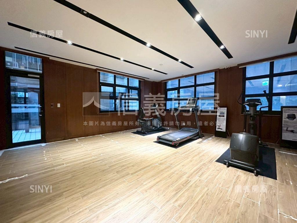 專任東湖麗園三房坡平車位房屋室內格局與周邊環境