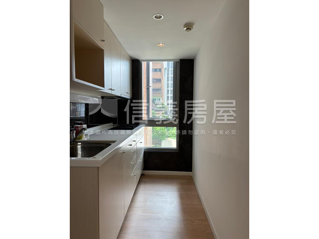 世界敦南前棟邊間極品美屋房屋室內格局與周邊環境