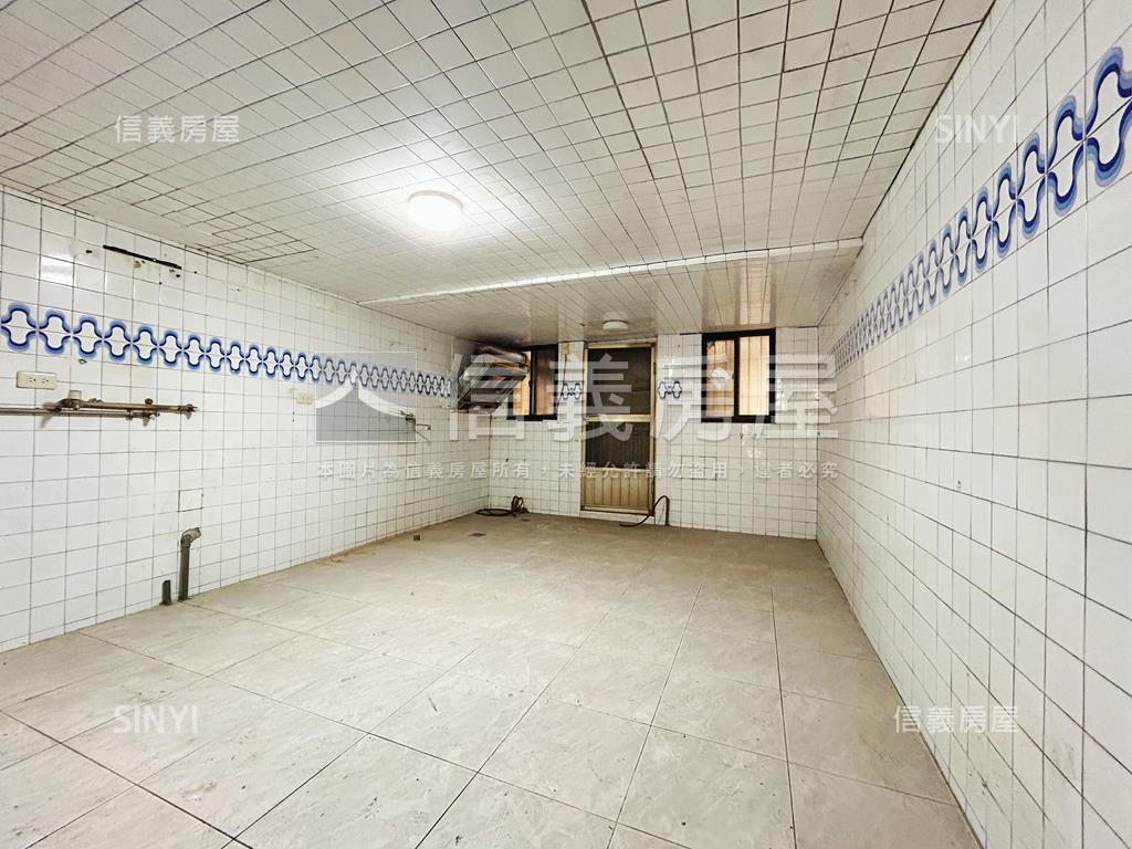 近鳳山國中活巷透天房屋室內格局與周邊環境