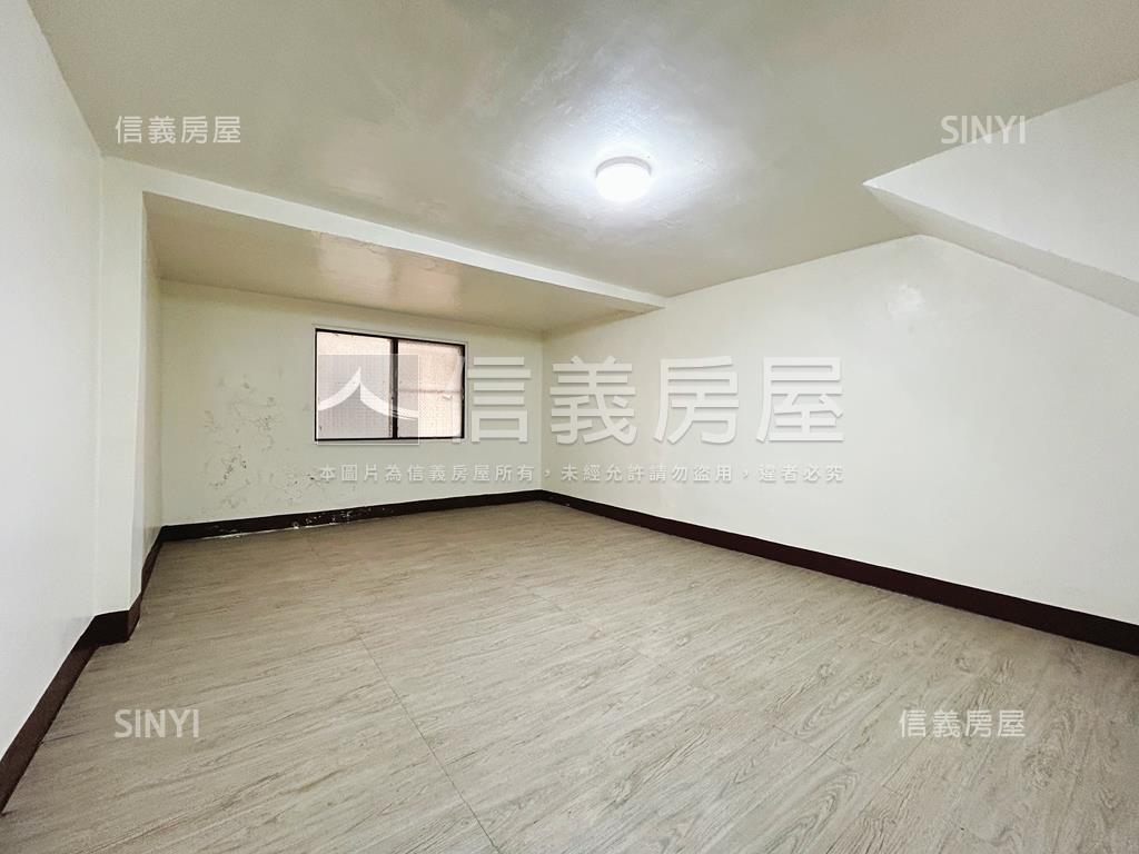 近鳳山國中活巷透天房屋室內格局與周邊環境