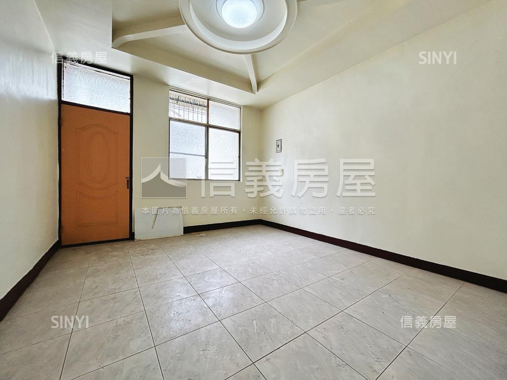 近鳳山國中活巷透天房屋室內格局與周邊環境