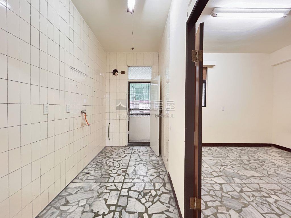 龍安路格局方正頂呱房屋室內格局與周邊環境