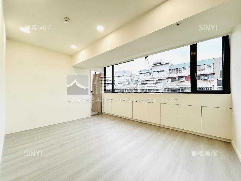 捷運舒適屋況成家電梯三房房屋室內格局與周邊環境