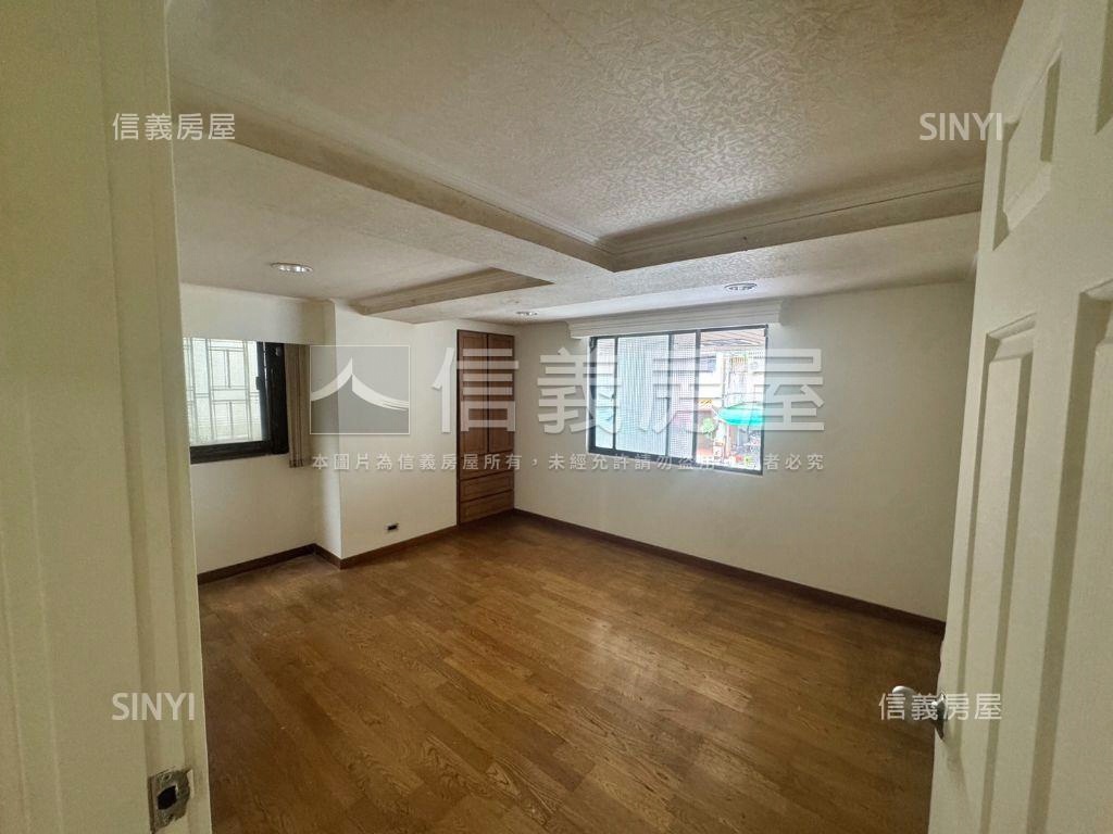 福德正路大面寬金樓店房屋室內格局與周邊環境