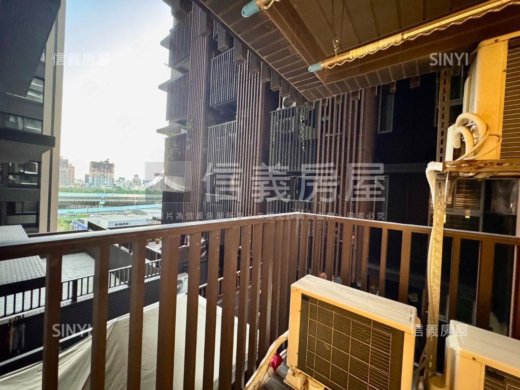 江翠ＯＮＥ耀眼兩房車位房屋室內格局與周邊環境