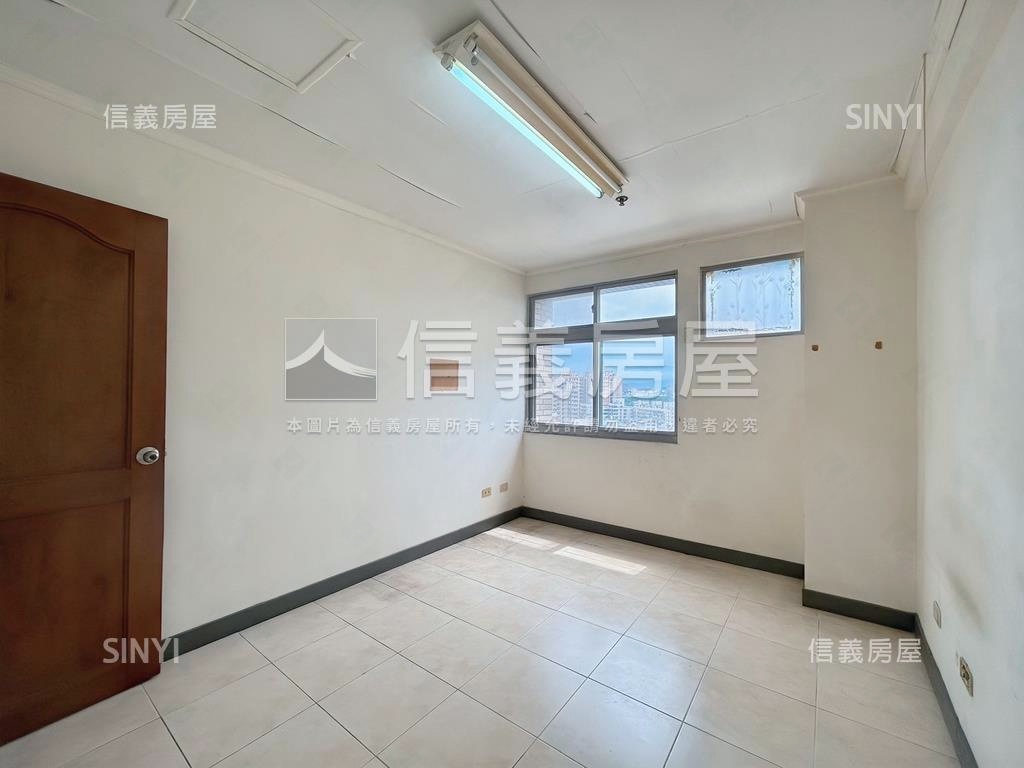 自立Ｃ區次高樓視野開闊房屋室內格局與周邊環境