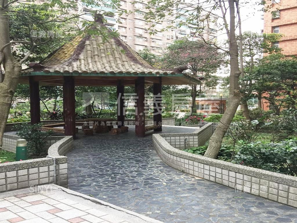 自立Ｃ區次高樓視野開闊房屋室內格局與周邊環境