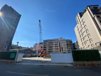 洋溢面公園兩房車位